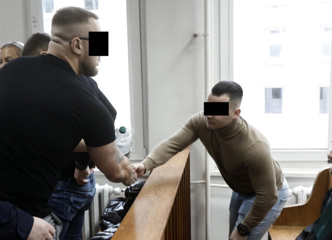 Łukasz Żak w sądzie. Sypie się linia obrony jego kolegów. Biegły: „Każdy ma obowiązek udzielenia pomocy”