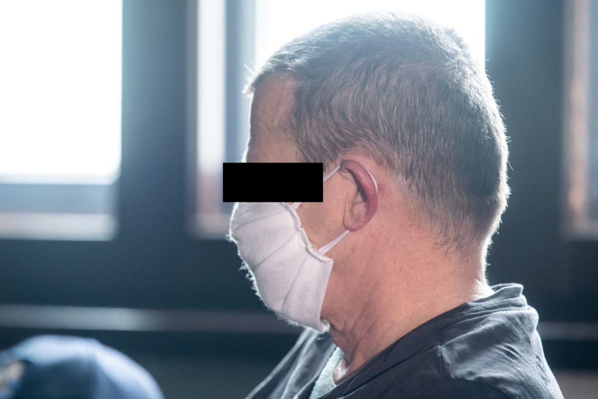 Ogień zabił matkę i trzy córki, bo on po pijaku gotował obiad - ruszył proces