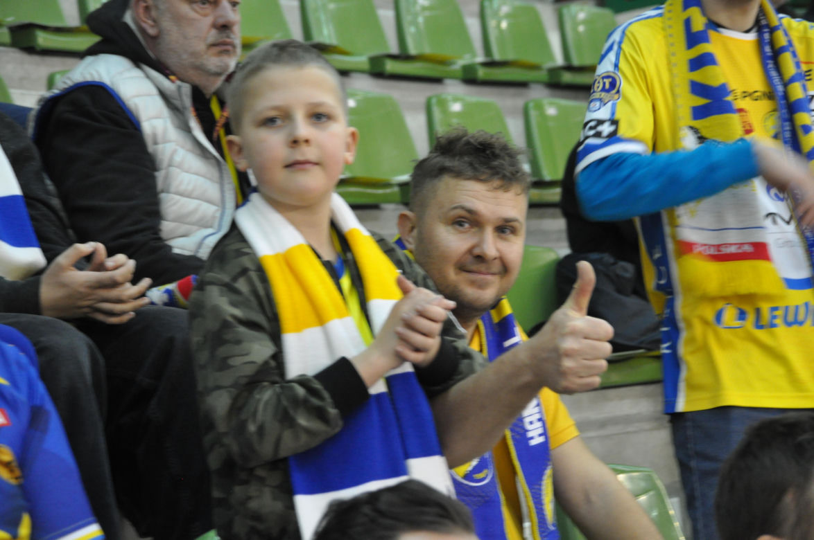 Industria Kielce - Orlen Wisła Płock. Zdjęcia kibiców na trybunach