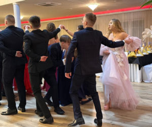 Studniówka pełna blasku i emocji! Tak bawili się maturzyści II LO w Bydgoszczy [ZDJĘCIA]