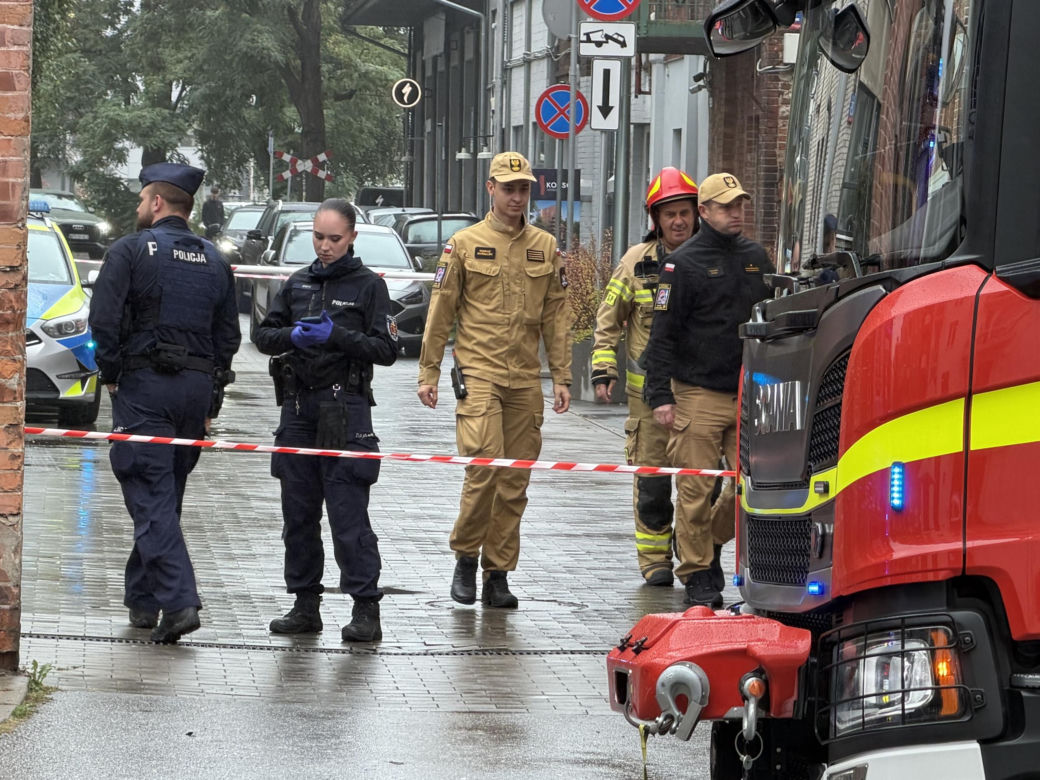 Atak z nożem przed szkołą policealną w Warszawie na ul.Mińskiej