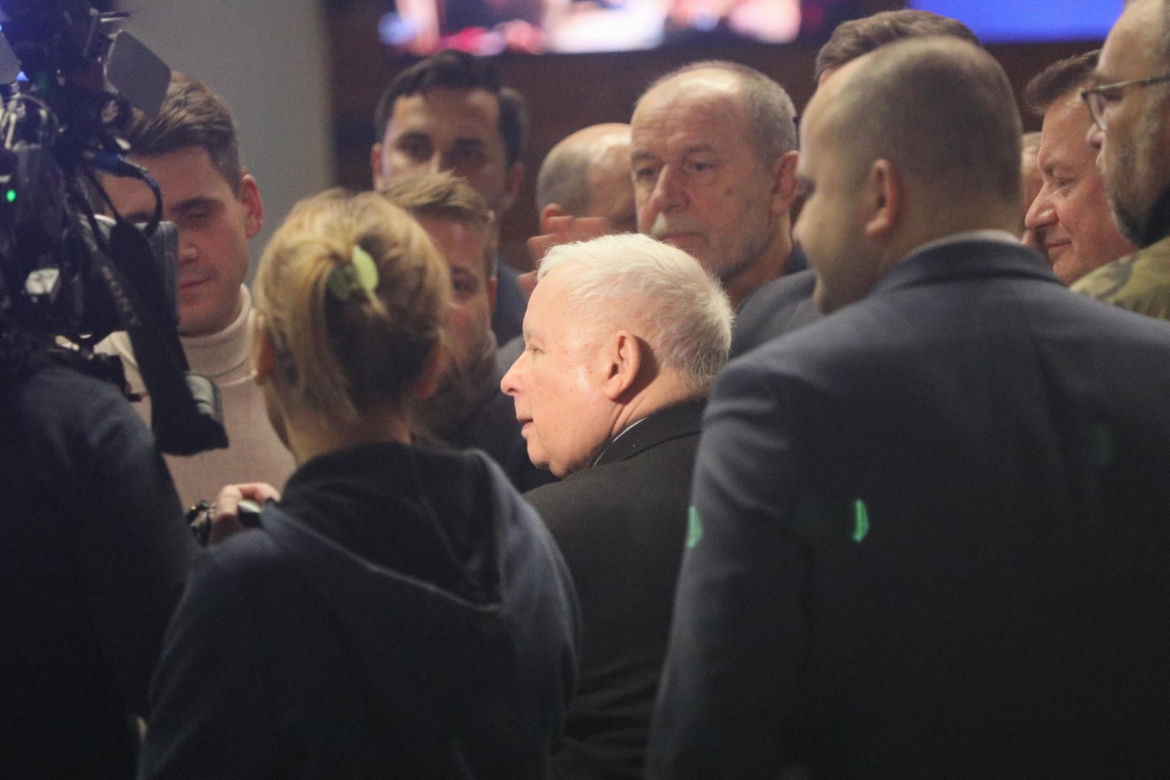 Politycy PiS w TVP. Tak bronią mediów