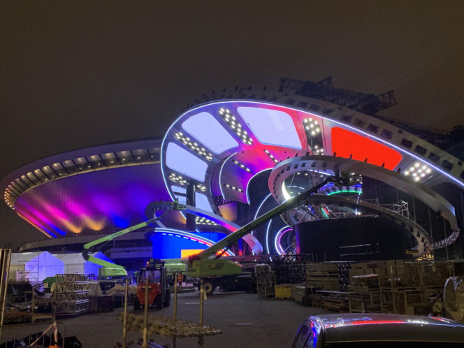 Scena Sylwestra z Dwójką 2025 w Katowicach w czasie próby świateł