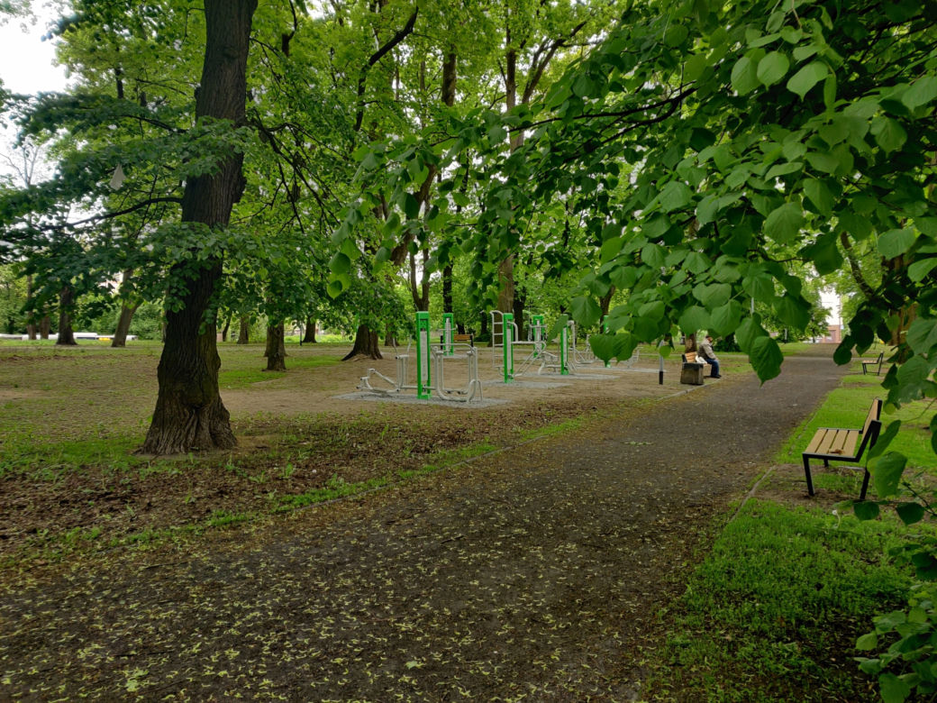 Siłownia pod chmurką w parku im. Hanny Pudlis