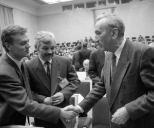 Tak żył Tusk w PRL. Początki kariery