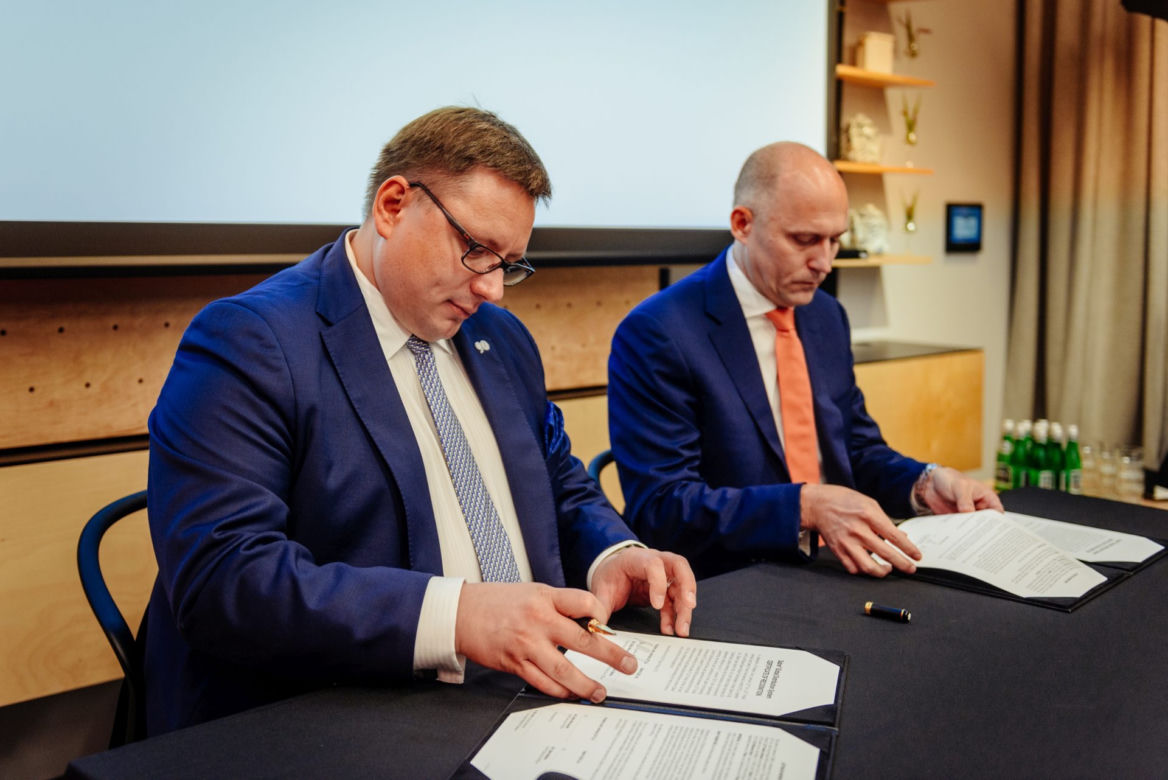 Polskie Linie Lotnicze LOT i Sabre