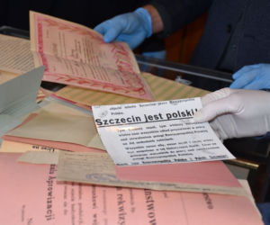 Dokumenty sprzed kilkudziesięciu lat znalezione w urzędzie miasta