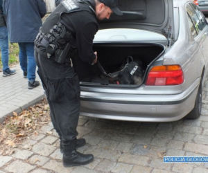 Kradzionym BMW pod wpływem narkotyków