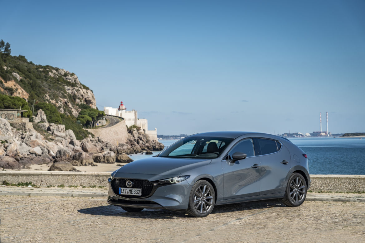 Mazda 3 2.0 SKYACTIV-G 122 KM 6MT (Polymetal Grey Metallic)