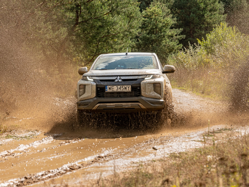 2020 Mitsubishi L200