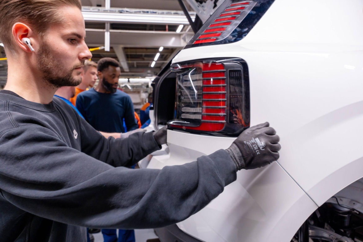 Produkcja Volvo EX30 w Gandawie