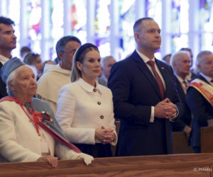 Wszystkie opaski Marty Nawrockiej - dzięki nim ma dziewczęce stylizacje
