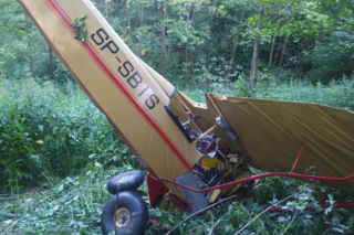 Katastrofa samolotu na Podkarpaciu. Samolot zarył dziobem w ziemię. Pilot nie żyje