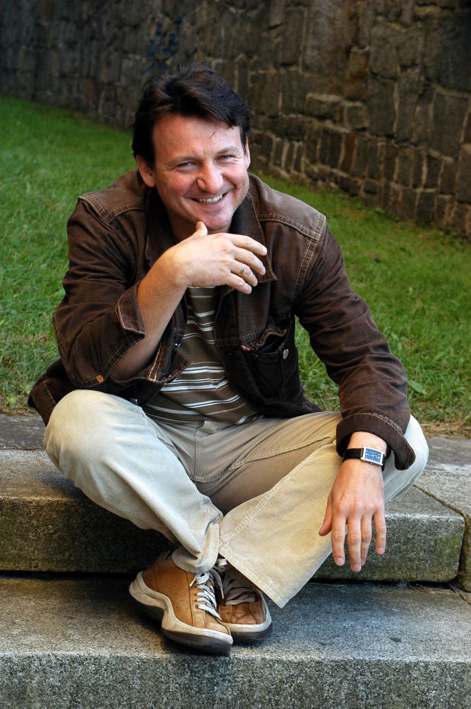Robert Więckiewicz zaczynał w technikum budowlanym. Tak wyglądała jego niezwykła metamorfoza
