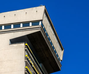 Blok Młotek na Smolnej 8 w Warszawie