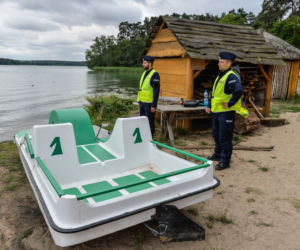 Dwóch mężczyzn utonęło w jeziorze Chomiąskim. Alkohol i narkotyki w tle