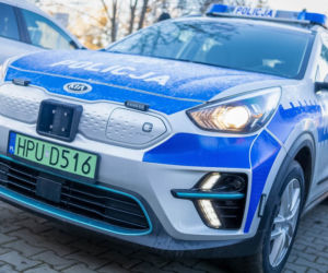 Policjanci z Poznania odebrali nowe radiowozy