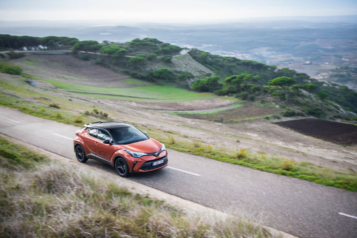 Toyota C-HR 2.0 Hybrid Dynamic Force 184 KM e-CVT