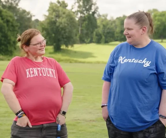Zrzuciła 225 kg i pochowała męża. Teraz poślubi ukochaną