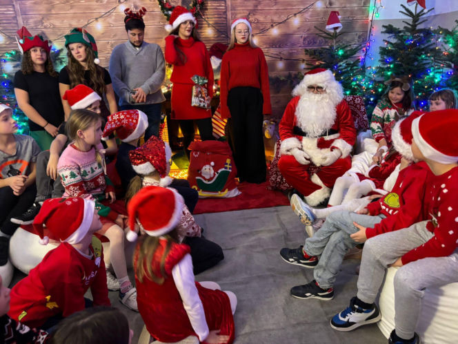 Wioska świętego Mikołaja w Zespole Szkół Akademickich