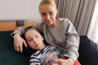 Jej serduszko nagle się zatrzymało. 10-letnia Inga jest uwięziona we własnym ciele. Wiemy, że ona wszystko słyszy