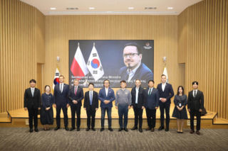 Transfer technologii, polonizacja i wspólny eksport. MAP o przyszłości współpracy z Hanwha Aerospace