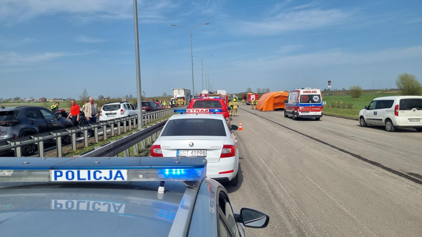 Poważny wypadek na A1! Wielu poszkodowanych, droga zablokowana