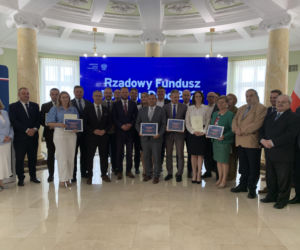 Miliony na lubelskie drogi. Wojewoda podpisał trzynaście umów