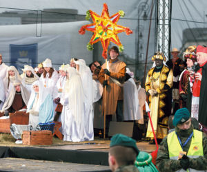 Trzej Królowie pokłonią się Dzieciątku