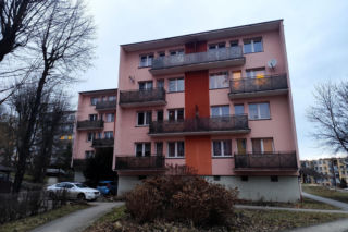 Tajemnicza śmierć całej rodziny. 95-latkowie i ich syn znalezieni martwi w łóżkach. Sąsiadów zaniepokoił jeden szczegół