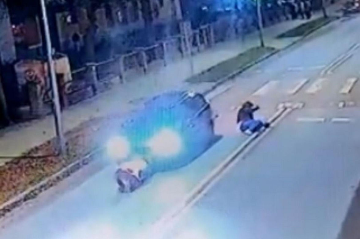 Weszli na przejście dla pieszych, 29-latek wjechał w nich fordem. Tragiczny finał