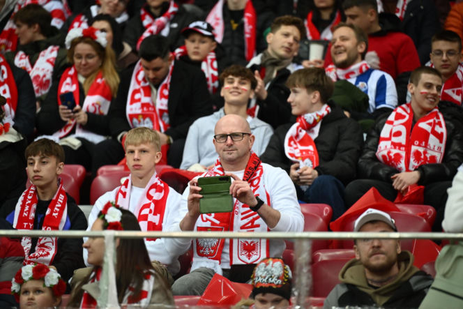 Tak się bawią kibice na meczu Polska - Albania. Gorąca atmosfera na PGE Narodowym