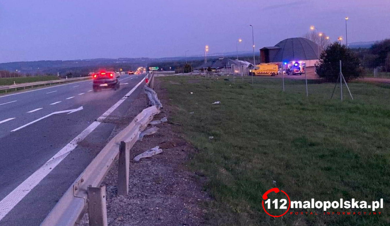 Dramat! Śmiertelny wypadek w okolicach Chrzanowa! Samochód przebił bariery i kilka razy dachował 