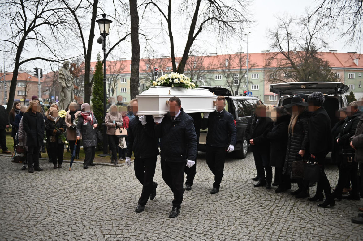 Pogrzeb Weroniki i Sebastiana. Ostatnia droga rodzeństwa