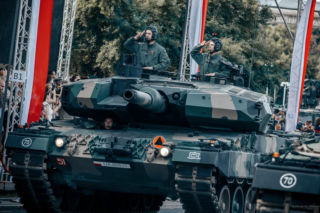 Pancerna pięść na defiladzie 2026. Od Leopardów 2 do K2 i Abramsów