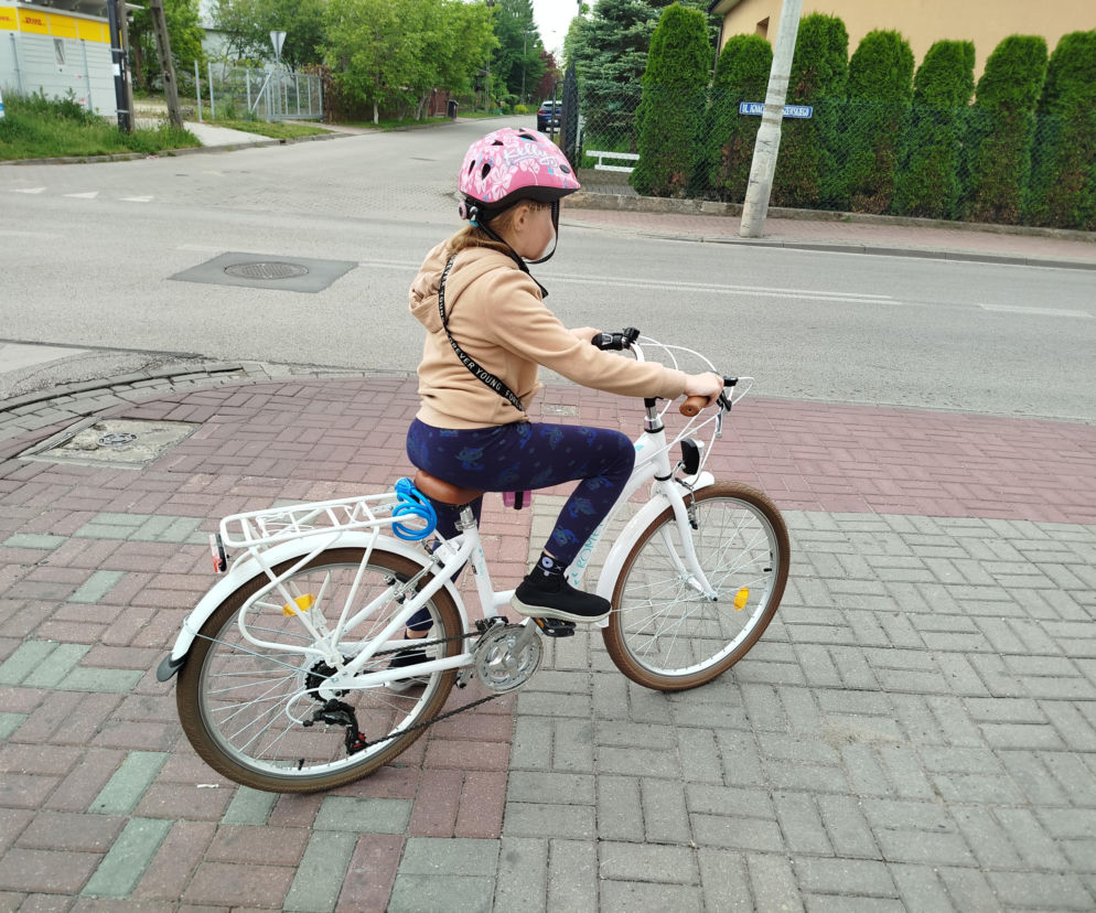 Od 3 czerwca dzieci i młodzież na rowerze czy hulajnodze tylko w kasku ochronnym – zmiany w przepisach ruchu drogowego