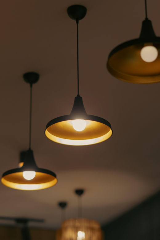 Lampy loftowe do nowoczesnych wnętrz 