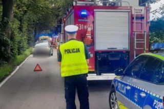 Tragiczny wypadek na prostym odcinku drogi! Nie żyje jedna osoba
