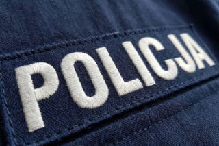 Interwencja policji w Brzozowie. Dyżurny przez telefon uratował życie 33-latki