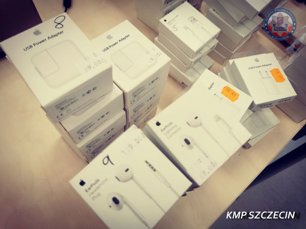Policjanci ze Szczecina zabezpieczyli podróbki warte 300 tysięcy złotych