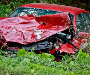 Sokołów Podlaski: Poważnie zderzenie bmw z fiatem. Ciężko ranna jest pasażerka bmw