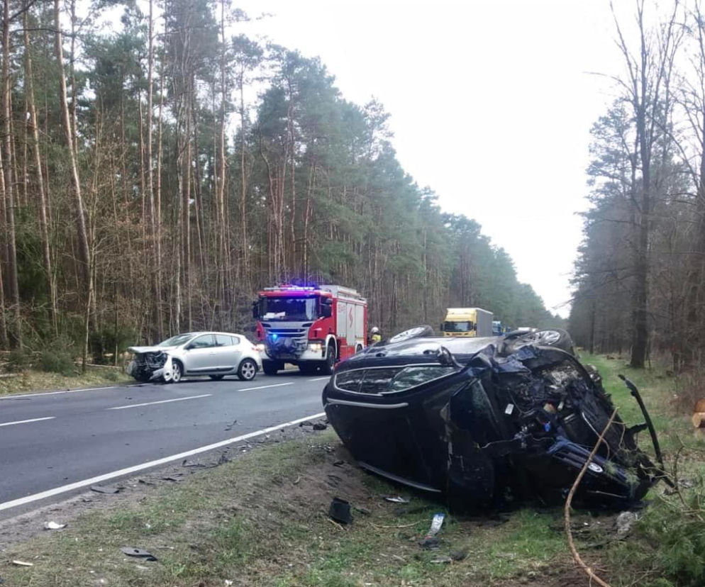Wielkopolska: Czołówka na DK 11 na trasie Dobrzyca - Piła. Droga jest zablokowana!