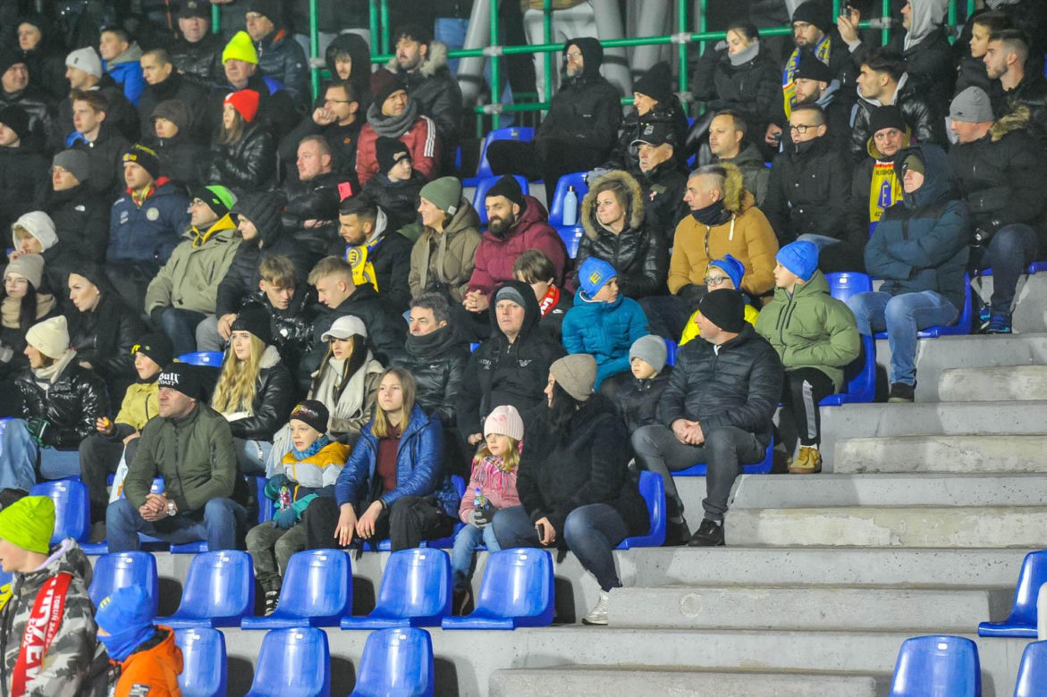 Elana Toruń - Zawisza Bydgoszcz 1:1, zdjęcia kibiców, opraw i piłkarzy ze Stadionu Miejskiego im. Grzegorza Duneckiego