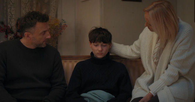 M jak miłość, odcinek 1931: Franek po ataku ojczyma na Bartka wreszcie wyzna, co mu zrobił ten potwór. Zrozumie, że Lisiecki chroni go jak prawdziwy ojciec  - WIDEO