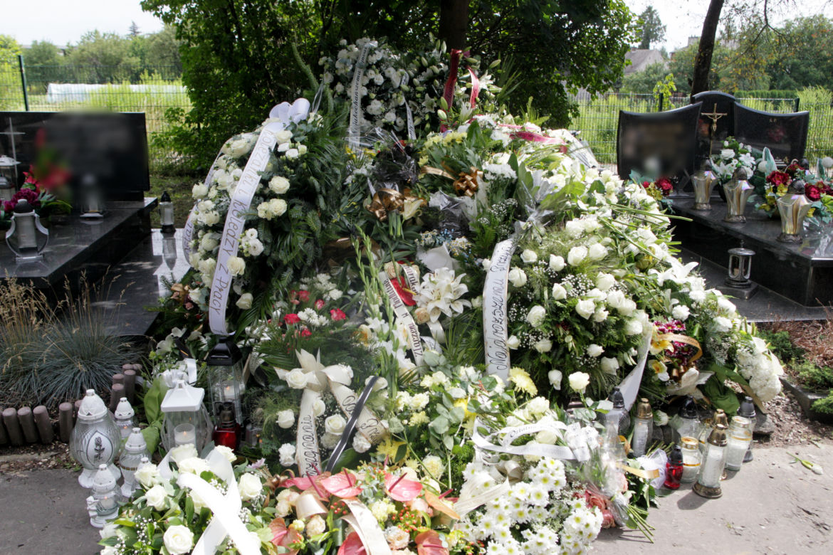 Grób Patryka utonął w kwiatach. Na ten widok pękają najtwardsze serca