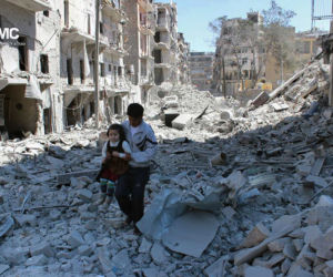NIEMOWLAK WYCIĄGNIĘTY SPOD GRUZÓW ALEPPO.