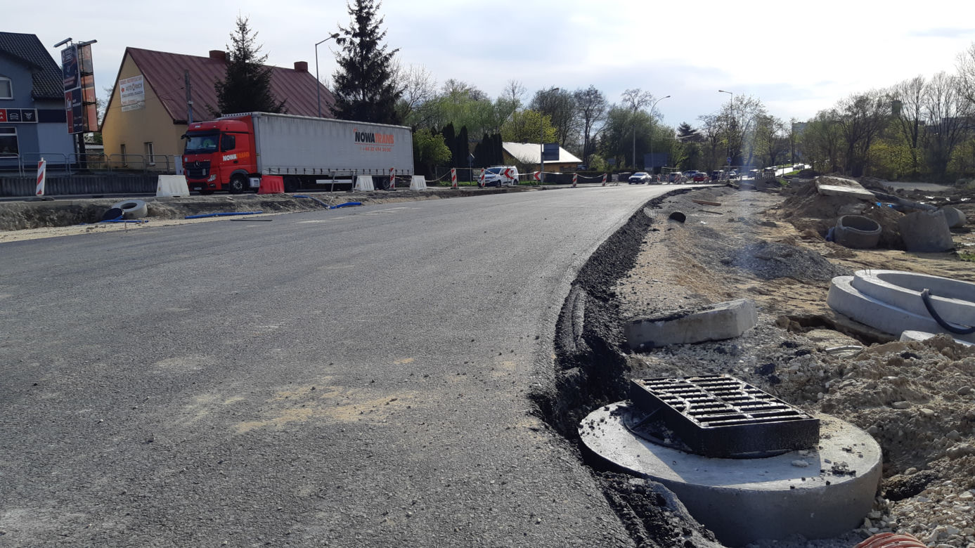 Widać już połowę ronda! Mamy najnowsze zdjęcia z przebudowy ulicy Lwowskiej w Tarnowie