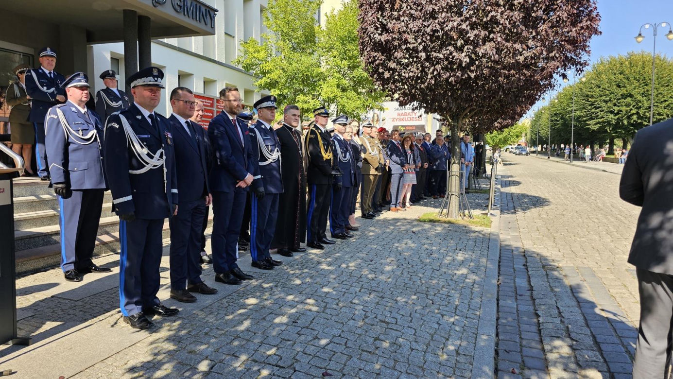 Nadanie sztandaru dla KPP w Świdwinie