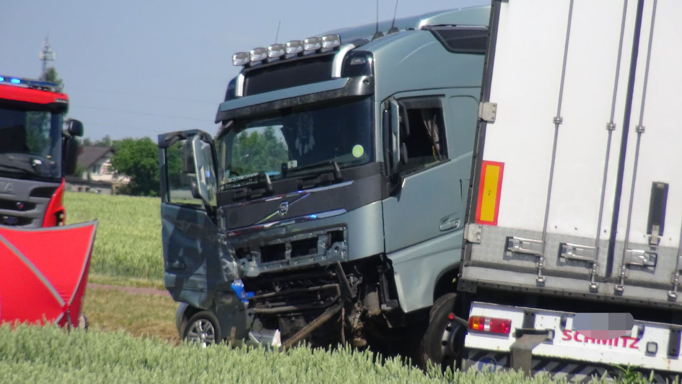 Elżbietów. Potworny wypadek pod Sochaczewem. Nie żyje pięć osób
