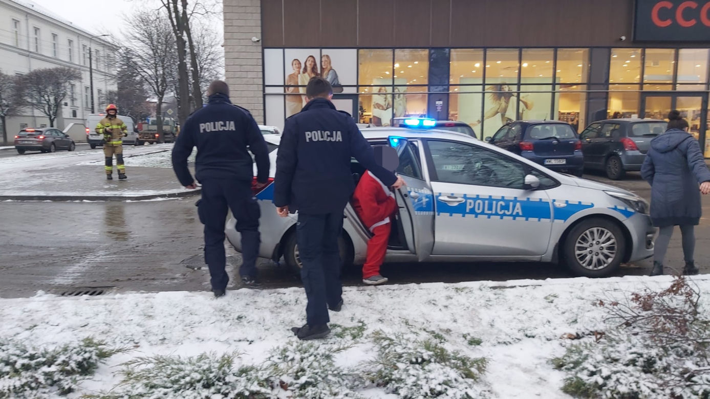 Ewakuacja szkoły w Radzyminie, uczeń przyniósł niewybuch na lekcje